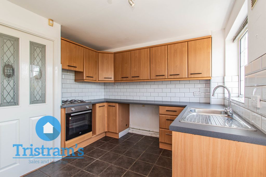 Property photo 2 of 16