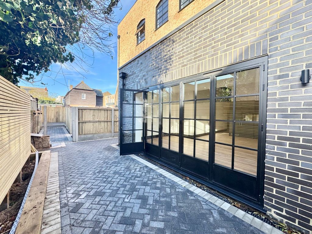 Property photo 1 of 11 Picture 1