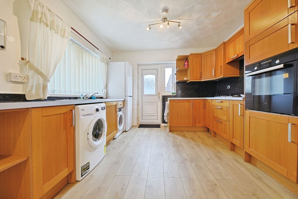 Property photo 3 of 12 4294968