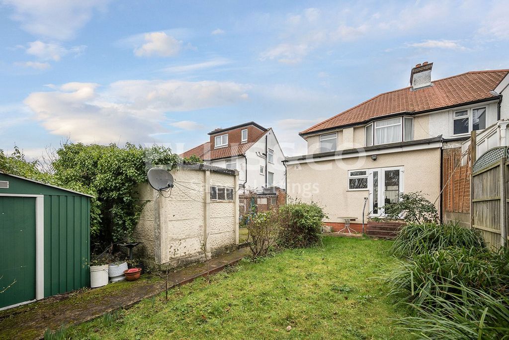 Property photo 3 of 17 Picture No. 39