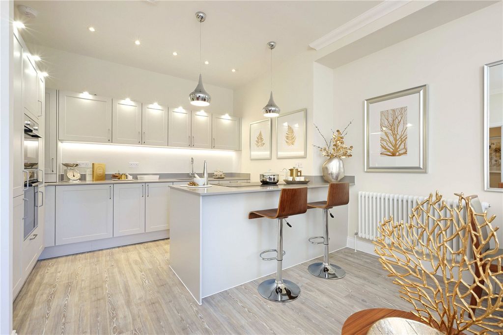 Property photo 3 of 9 Number 12