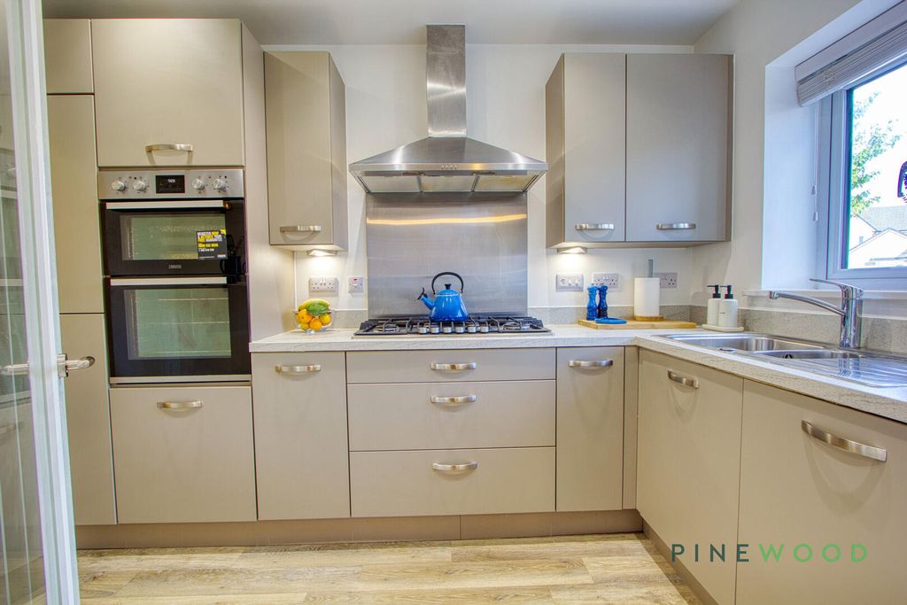 Property photo 3 of 29 Kitchen