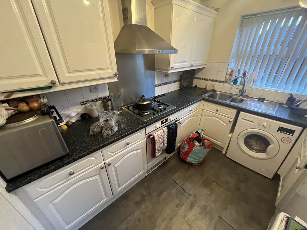 Property photo 2 of 22