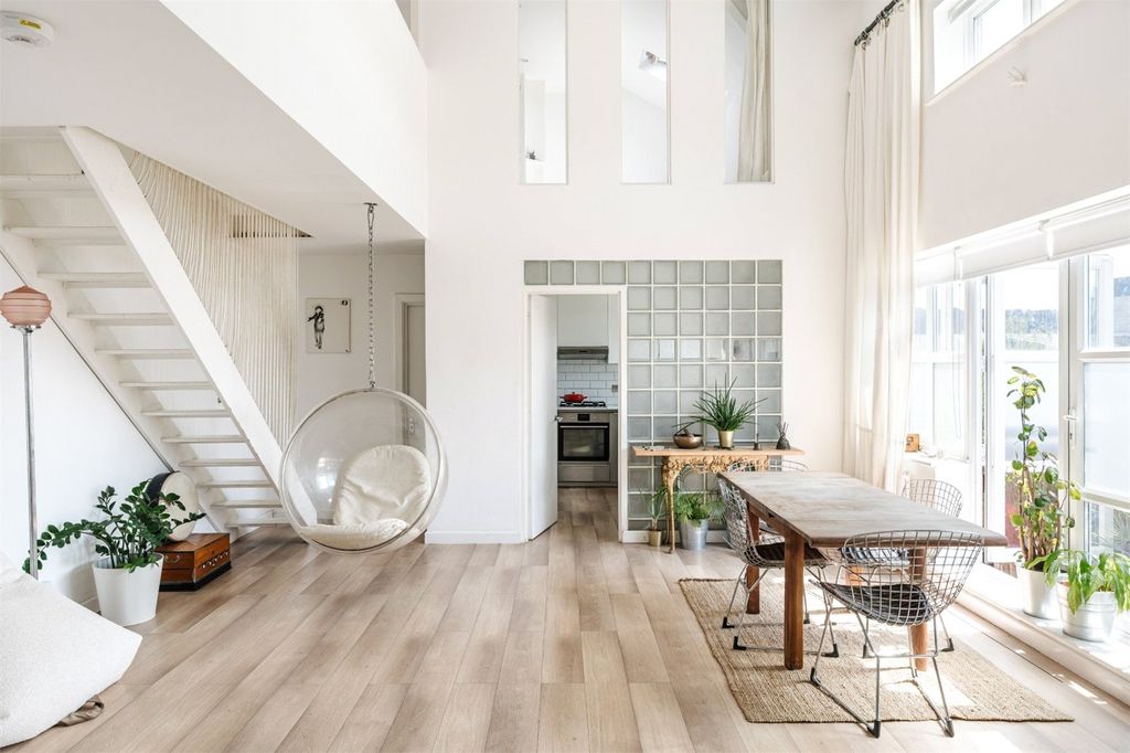 Property photo 1 of 17 Alphabet Square E3