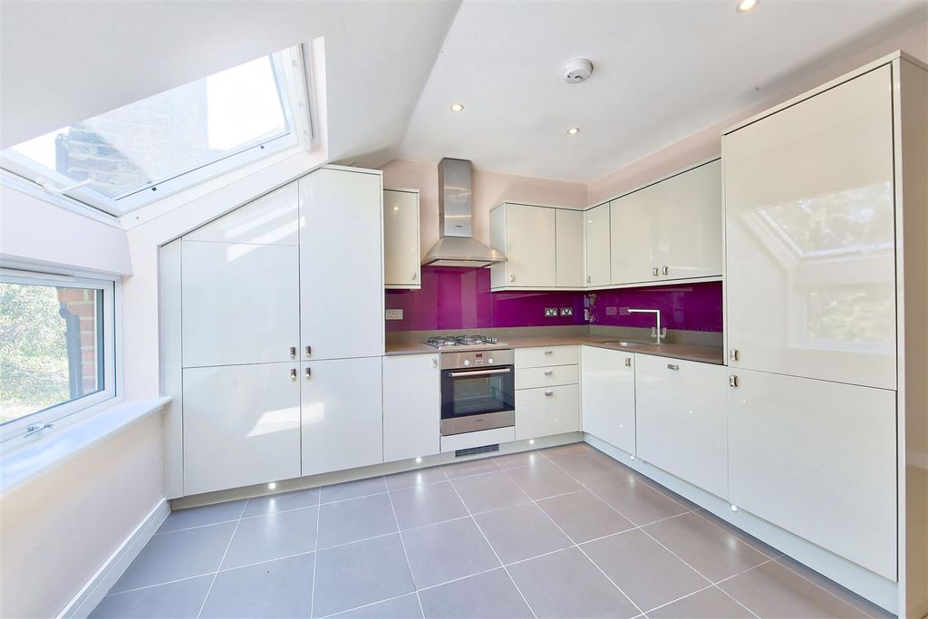 Property photo 2 of 9 4_11_Leathwaite_Road_Image6_14148_4.Jpg