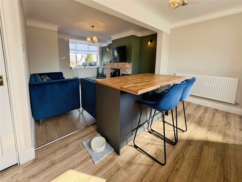 Property photo 3 of 13 Dining Area