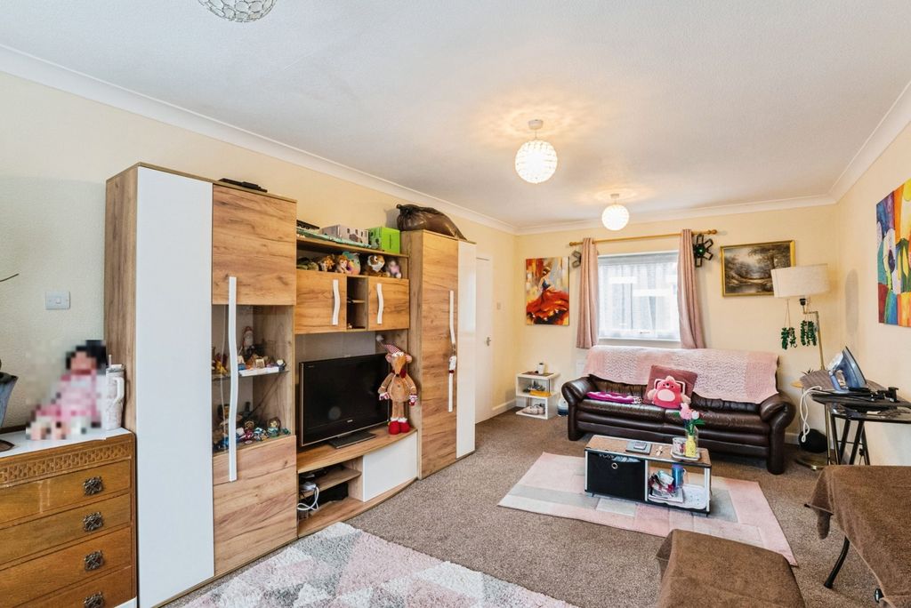 Property photo 3 of 20 Pbox-Img.Jpg