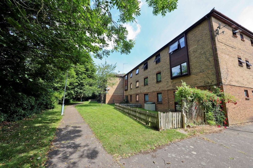 Property photo 2 of 8