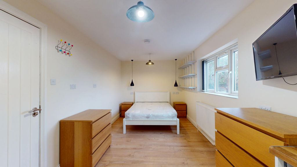 Property photo 2 of 9 Angle 2