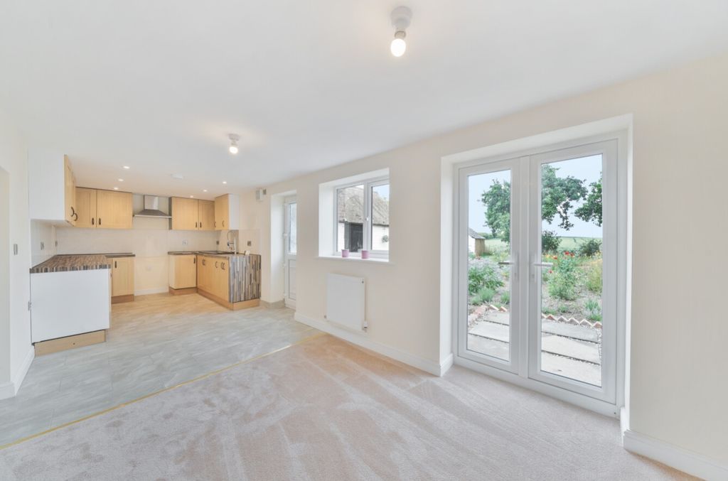 Property photo 2 of 23 1314517-17-685963Cb9E347-Arw-1