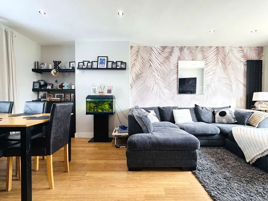 Property photo 2 of 16 Photo 8