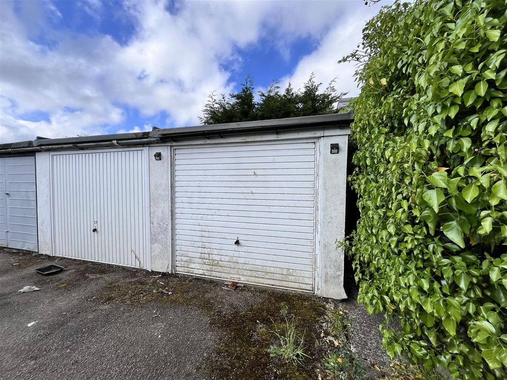 Property photo 1 of 5