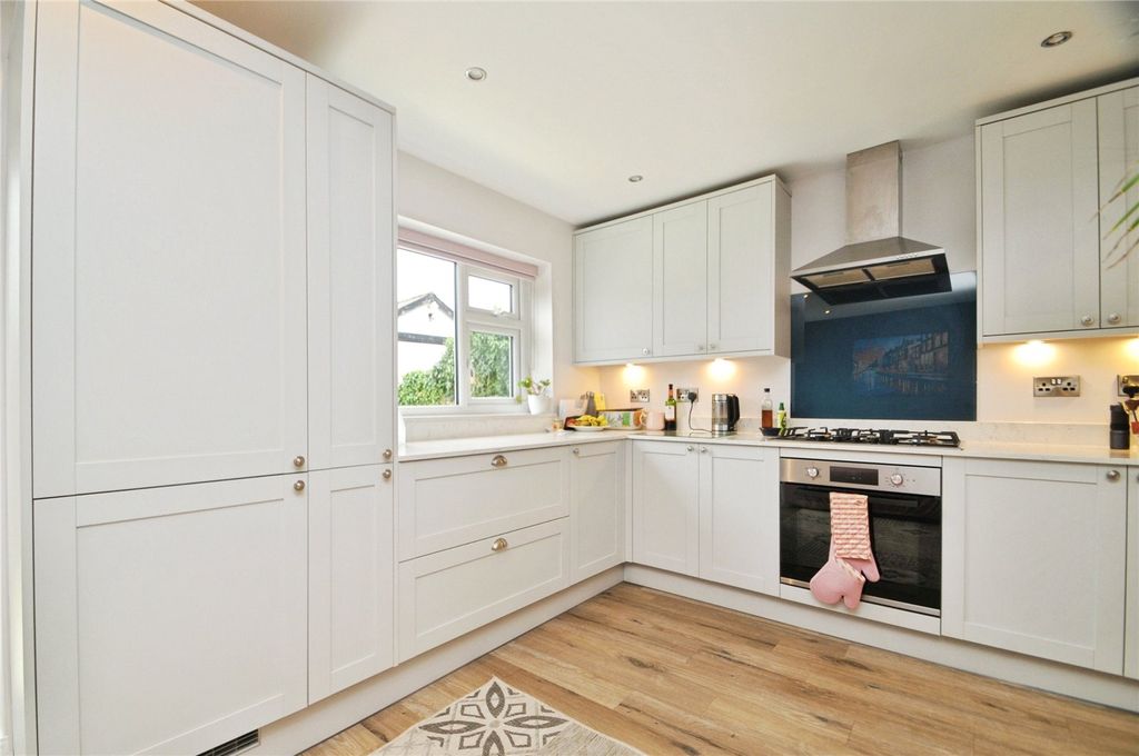 Property photo 3 of 16 Picture No. 23