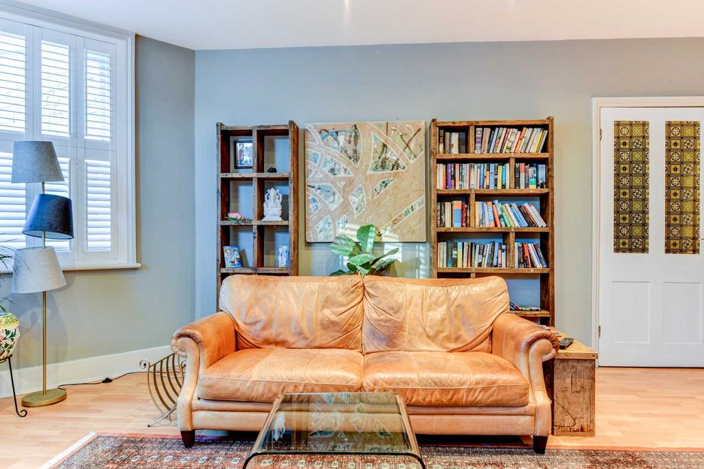 3 bed flat to rentSecond Avenue, Hove BN3 photo 5