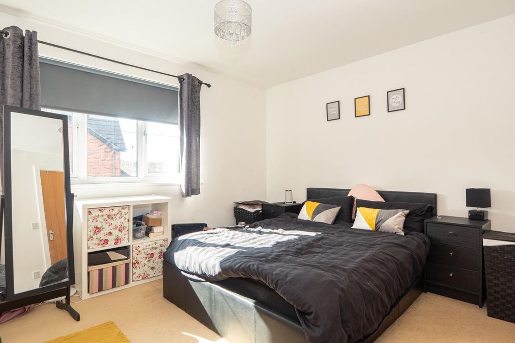 Additional image 8 of 2 bed flat for salePavilion Close, Stanningley, Pudsey LS28