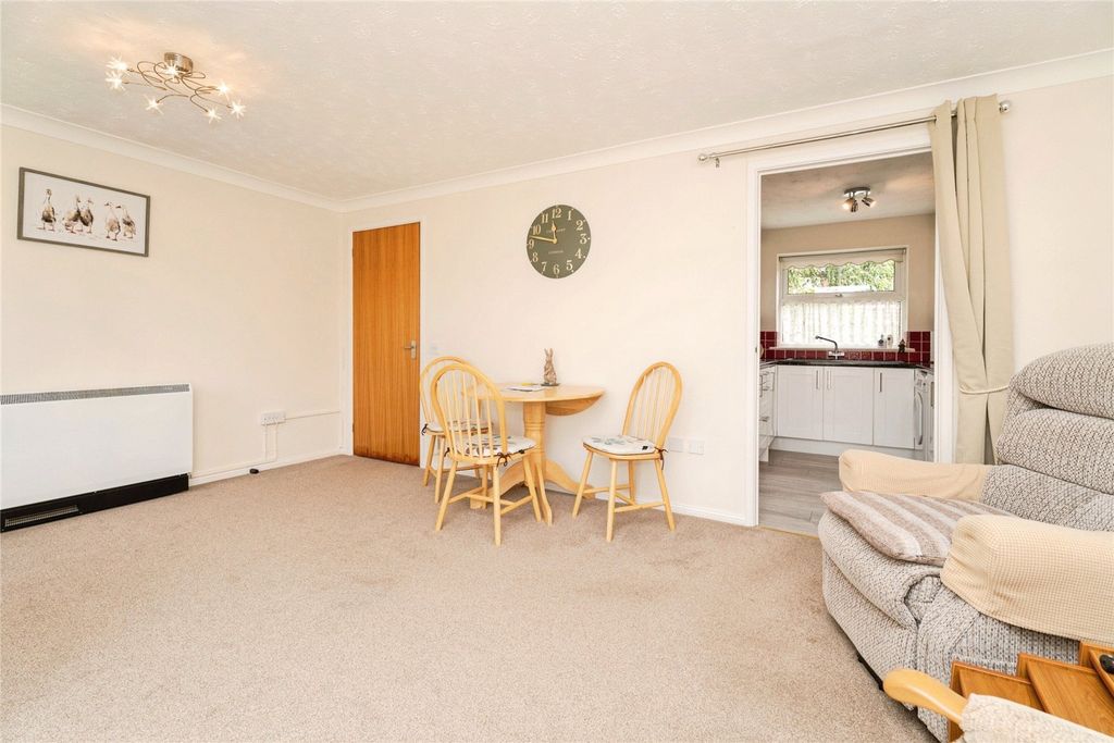 Property photo 3 of 10 Picture No. 12