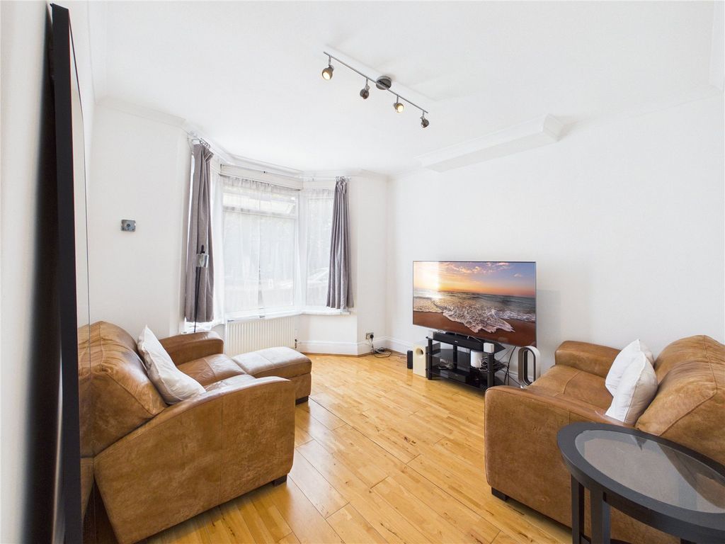 Property photo 2 of 11 Picture No. 04