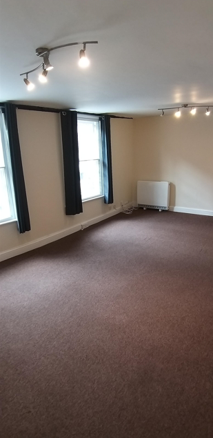 Property photo 1 of 11 Living Room