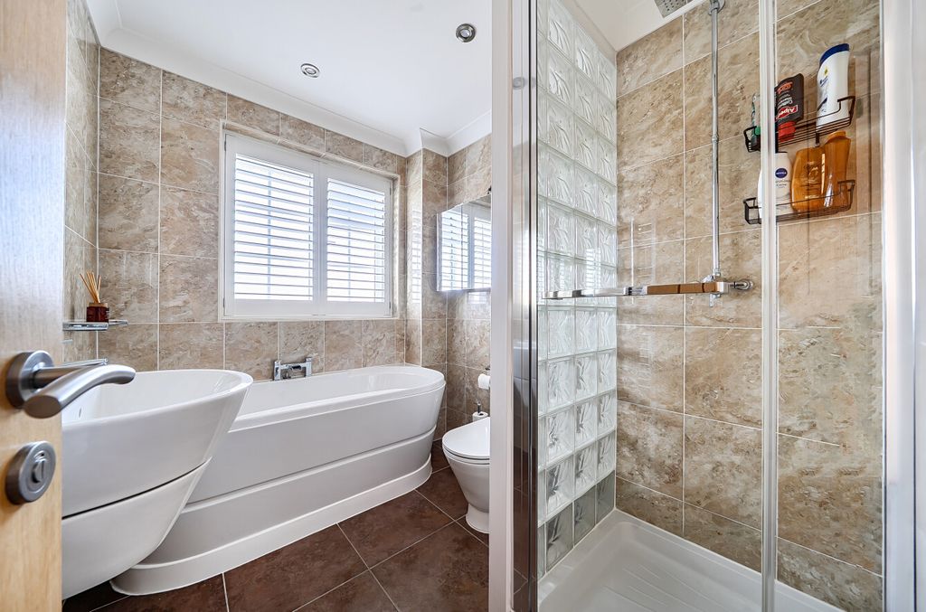 Property photo 3 of 13 152869610