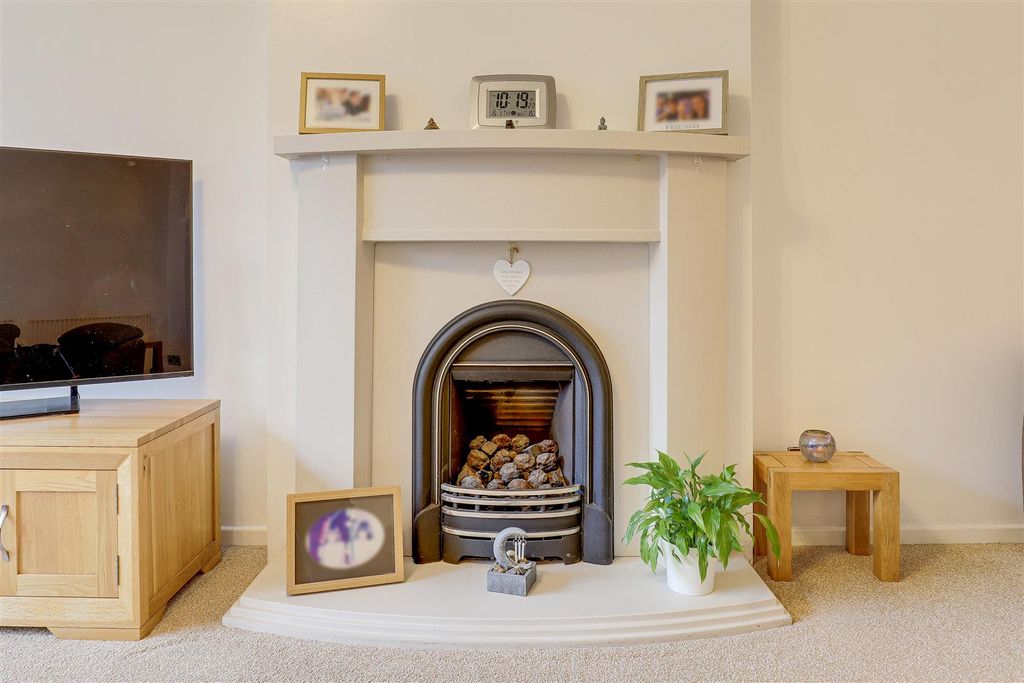 Property photo 3 of 30 12802.Jpg