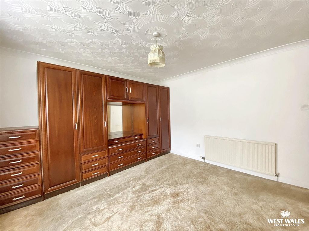 Additional image 8 of 4 bed end terrace house for saleGolden Hill Road, Pembroke SA71