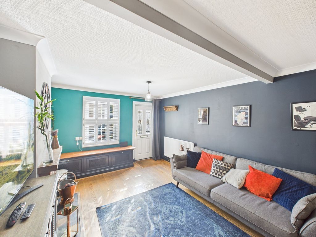 Property photo 3 of 10 Living Room