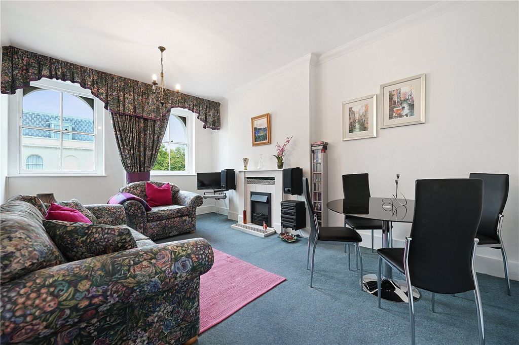 Property photo 3 of 8 Picture No. 04