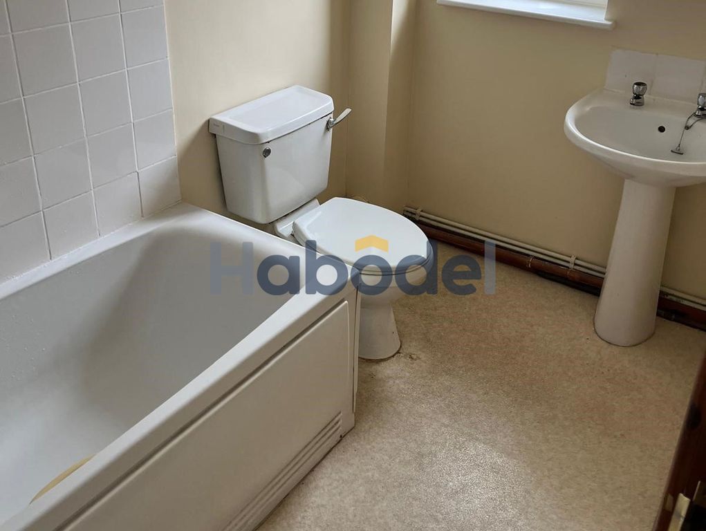Property photo 3 of 5