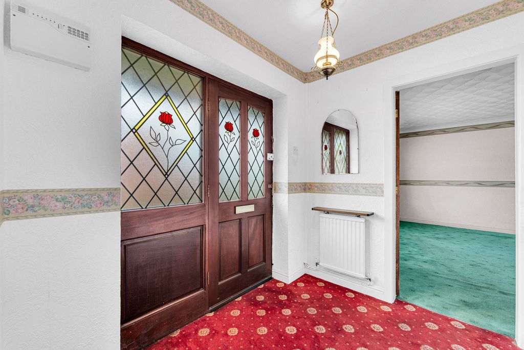 Property photo 3 of 28