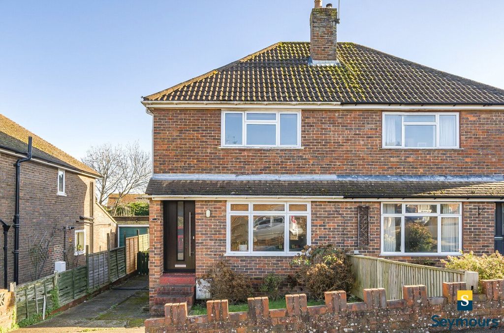 Property photo 1 of 14 Front Aspect