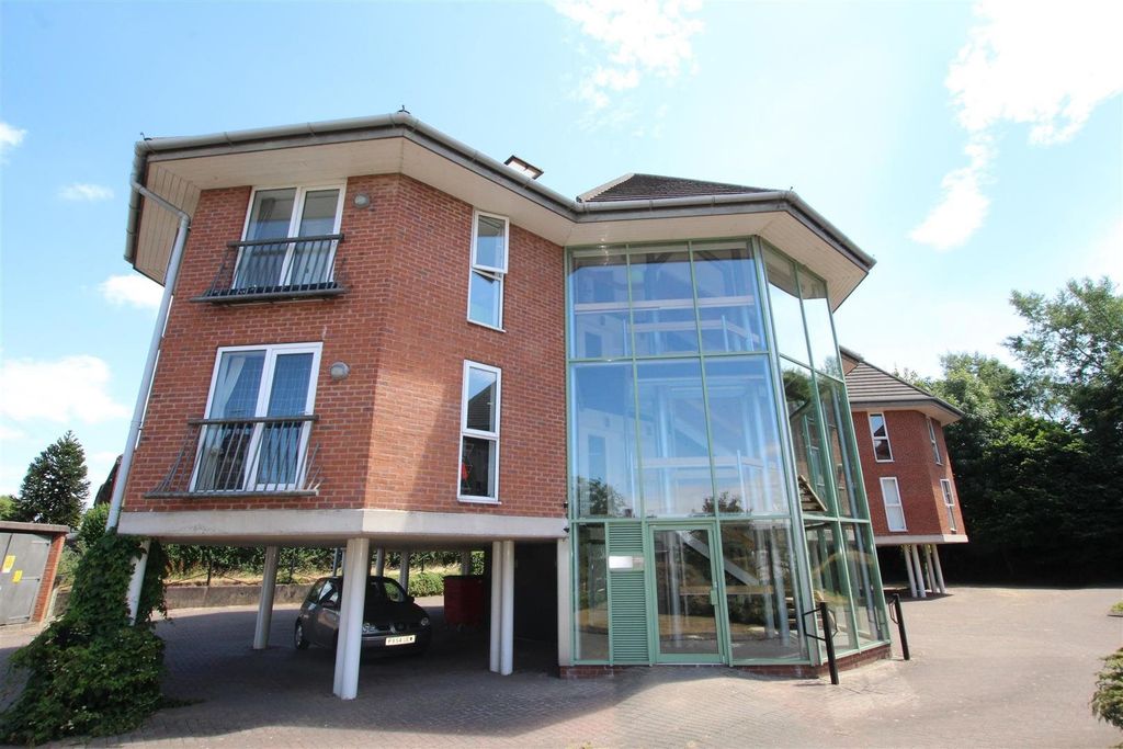 Property photo 1 of 6 Property Frontage