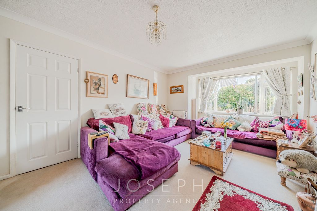 Property photo 3 of 20