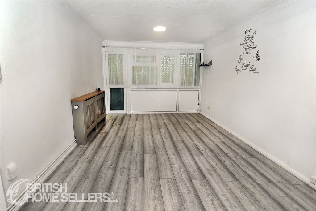 Property photo 3 of 8 Picture No. 02