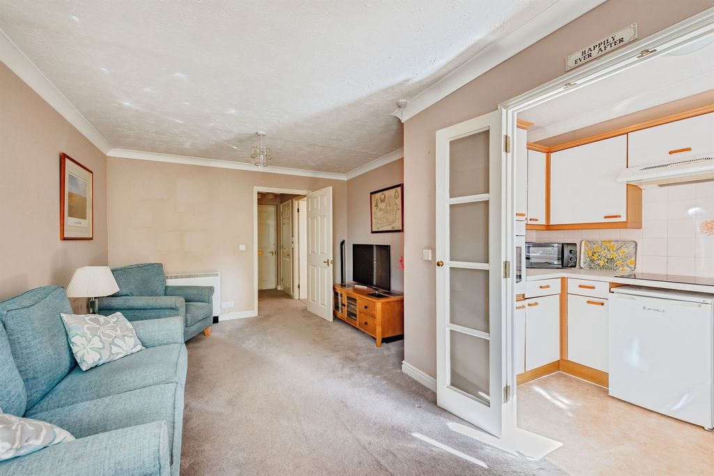 Property photo 3 of 10