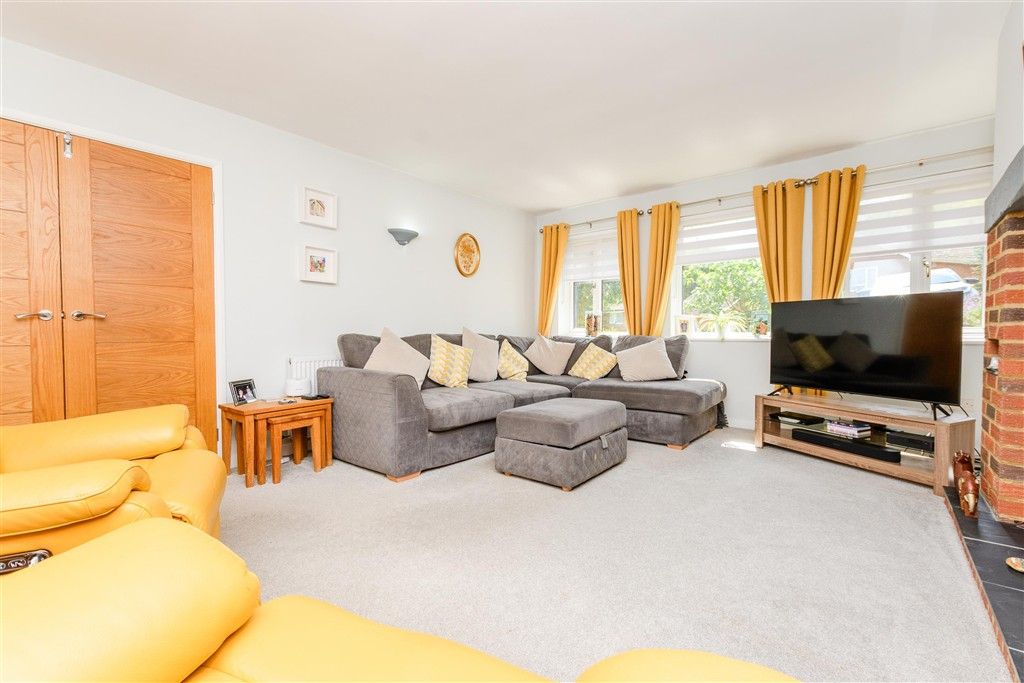 Property photo 3 of 16 Living Room