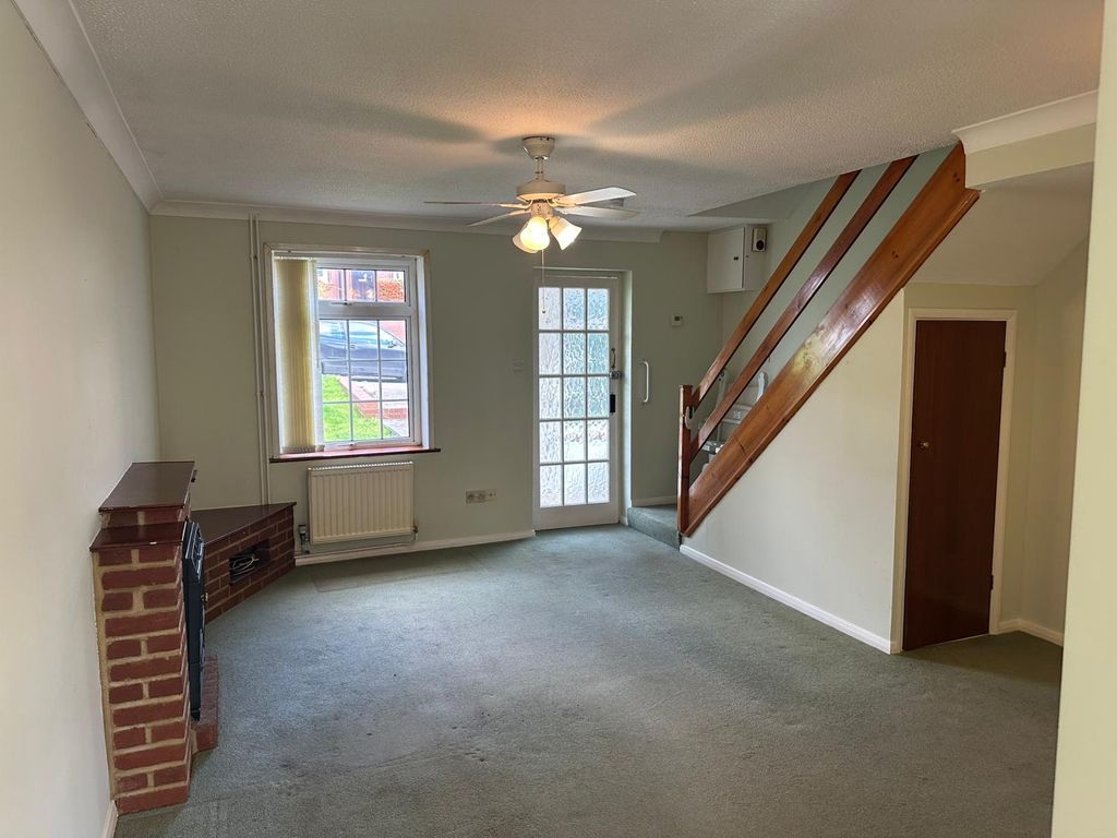 Property photo 2 of 12