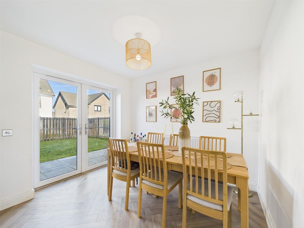 Property photo 3 of 21 Cam01486G0-Pr0898-Still005.Jpg