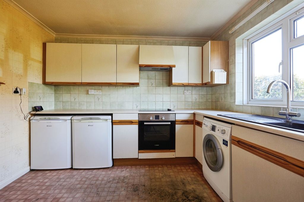 Property photo 3 of 13