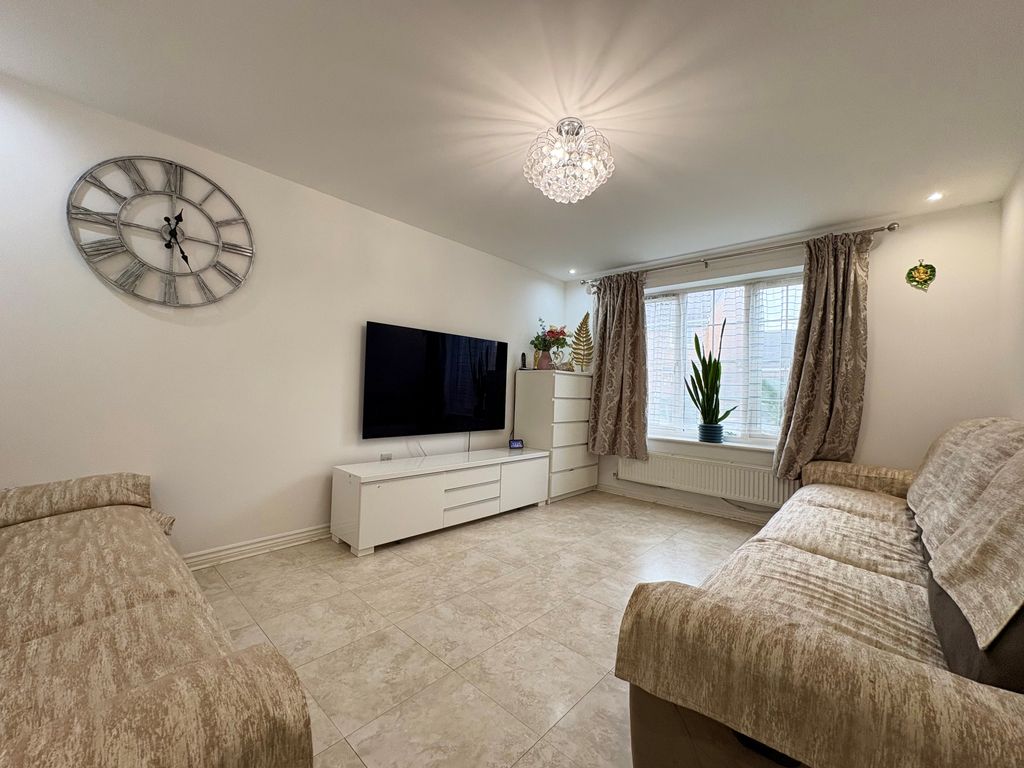 Property photo 3 of 13 Image