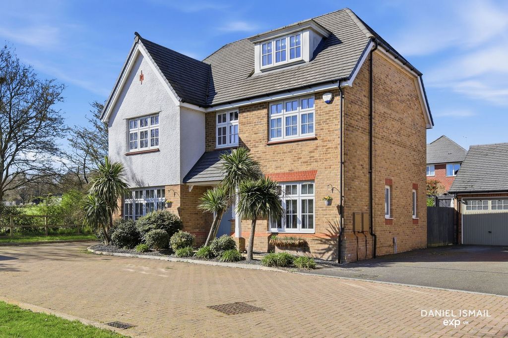 Property photo 1 of 36