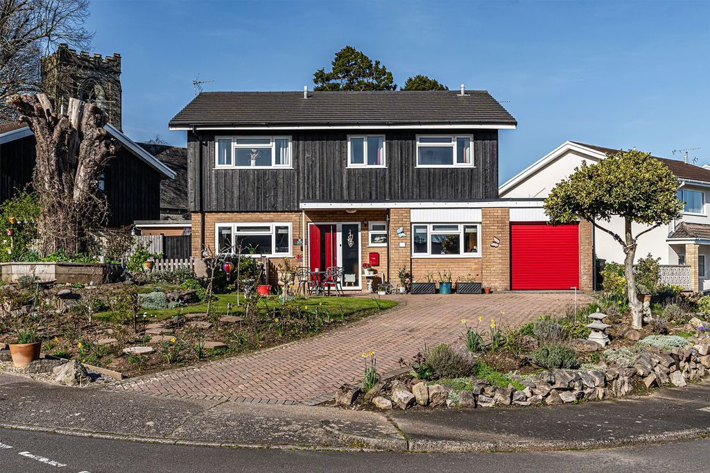 Property photo 2 of 52