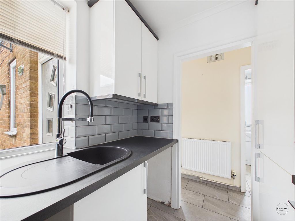 Property photo 3 of 20 Cam03252G0-Pr0144-Still022.Jpg