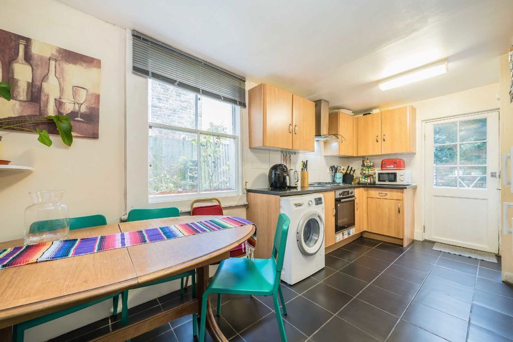 Property photo 3 of 8