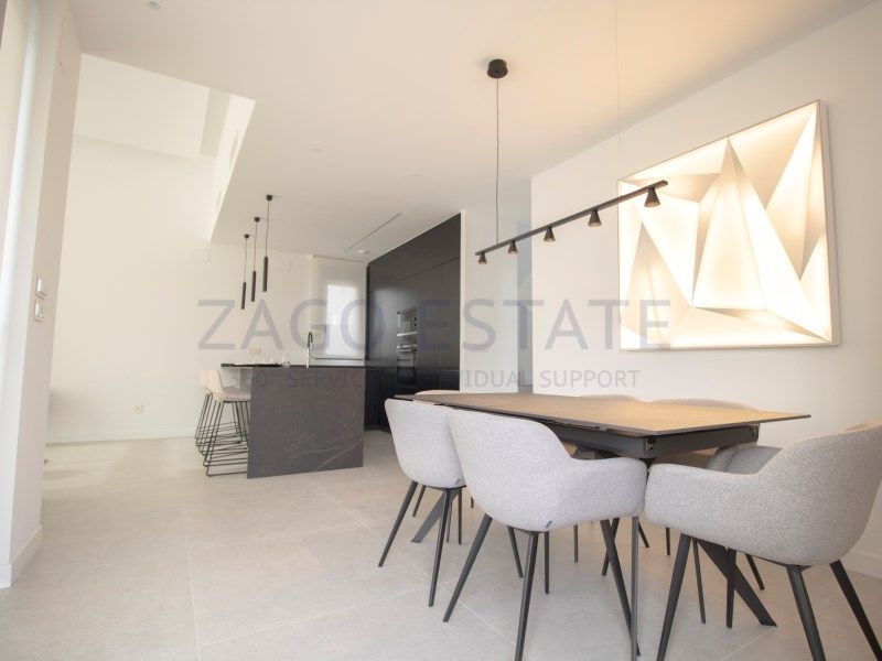 Property photo 3 of 49