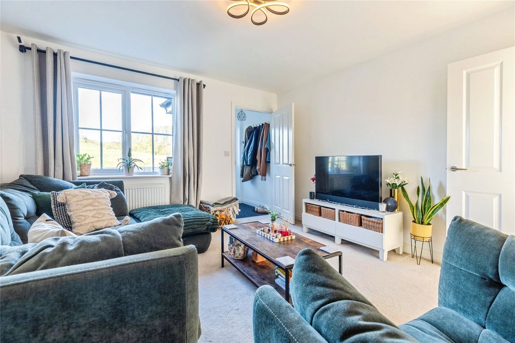 Property photo 2 of 24 Living Room