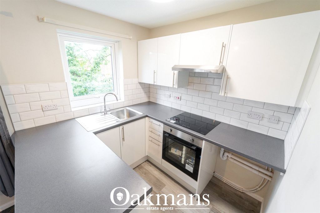 Property photo 2 of 8 Picture No. 12