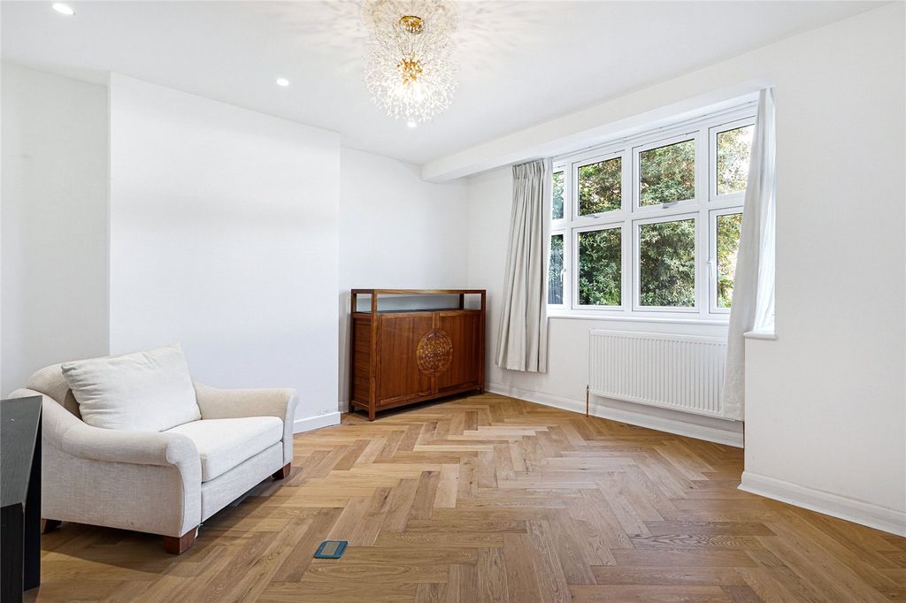 Property photo 3 of 17 Picture No. 06