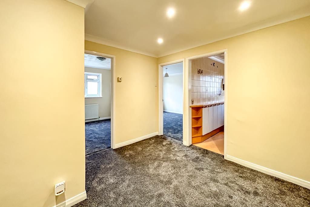 Property photo 3 of 11 Entrance Hall