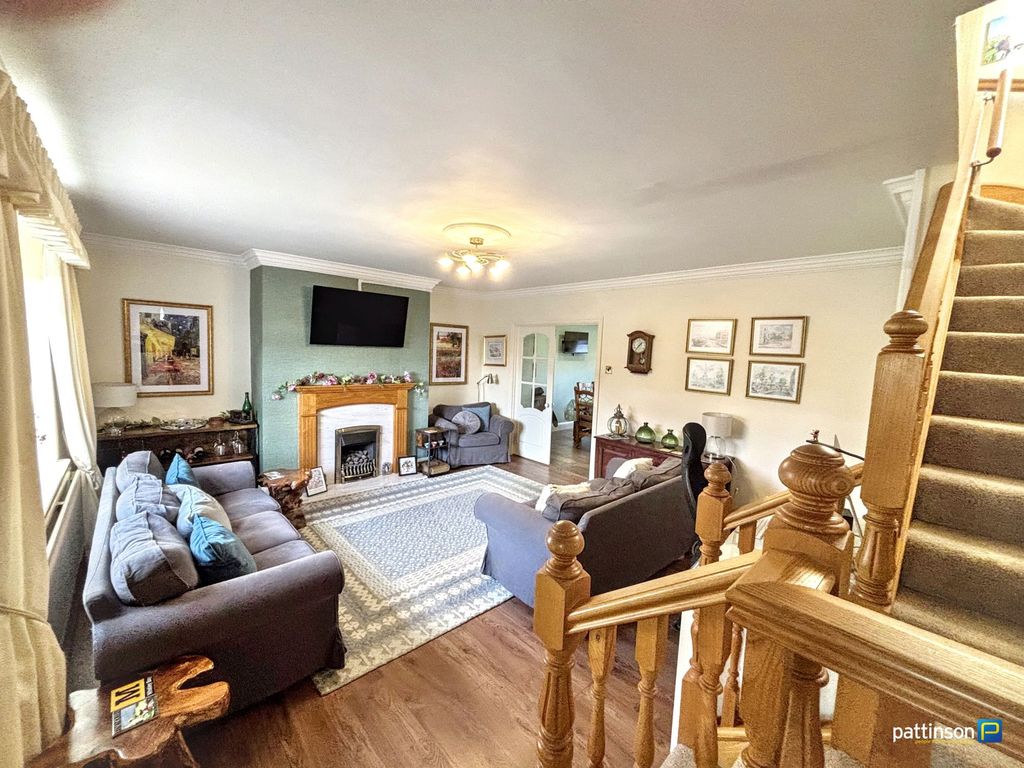 Property photo 2 of 23