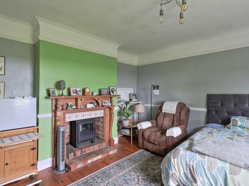 Property photo 3 of 25